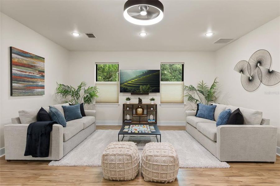 Furnished interior view inside a new home in , Orlando (Image 51).
