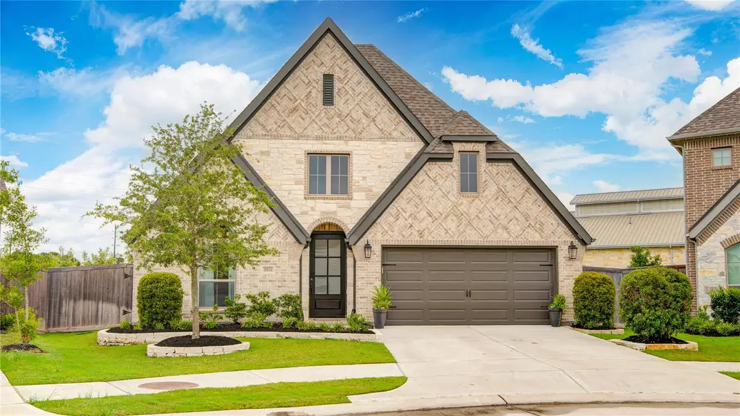 Front Elevation or this beautiful Perry Home! Front Elevation or this beautiful Perry Home!