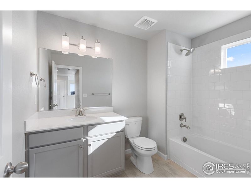 Furnished interior view inside a new home in Cordovan, Longmont (Image 11).