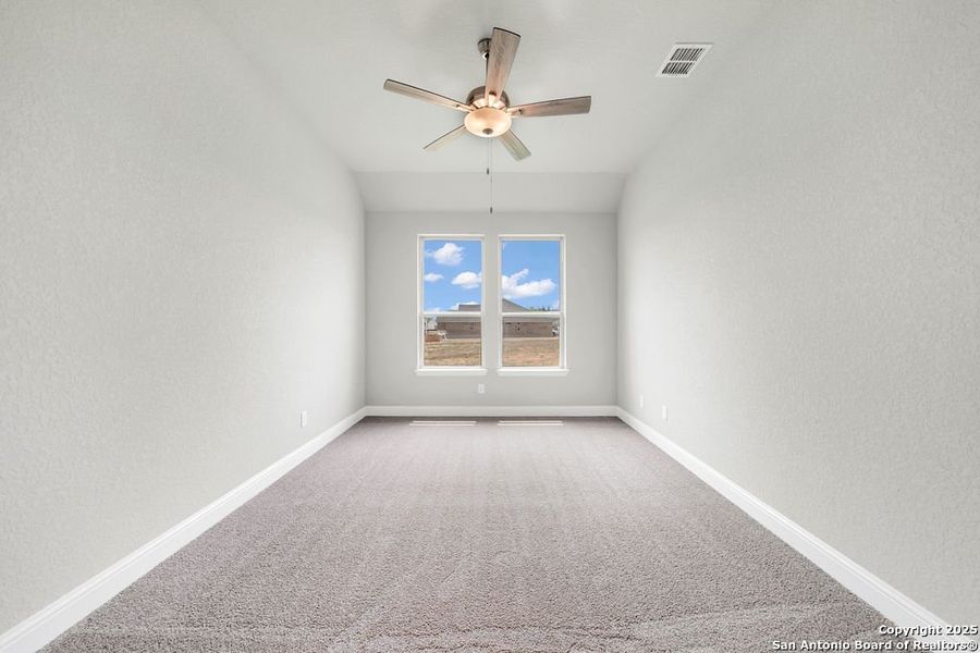 Spacious, unfurnished interior of a new home in Annabelle Ranch, San Antonio (Image 15).