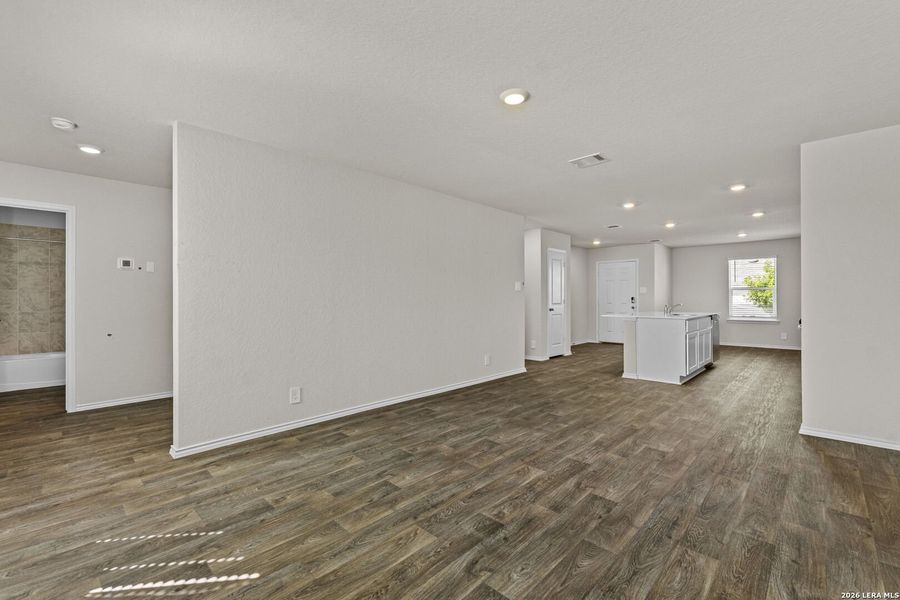 Spacious, unfurnished interior of a new home in Redbird Ranch, San Antonio (Image 20).
