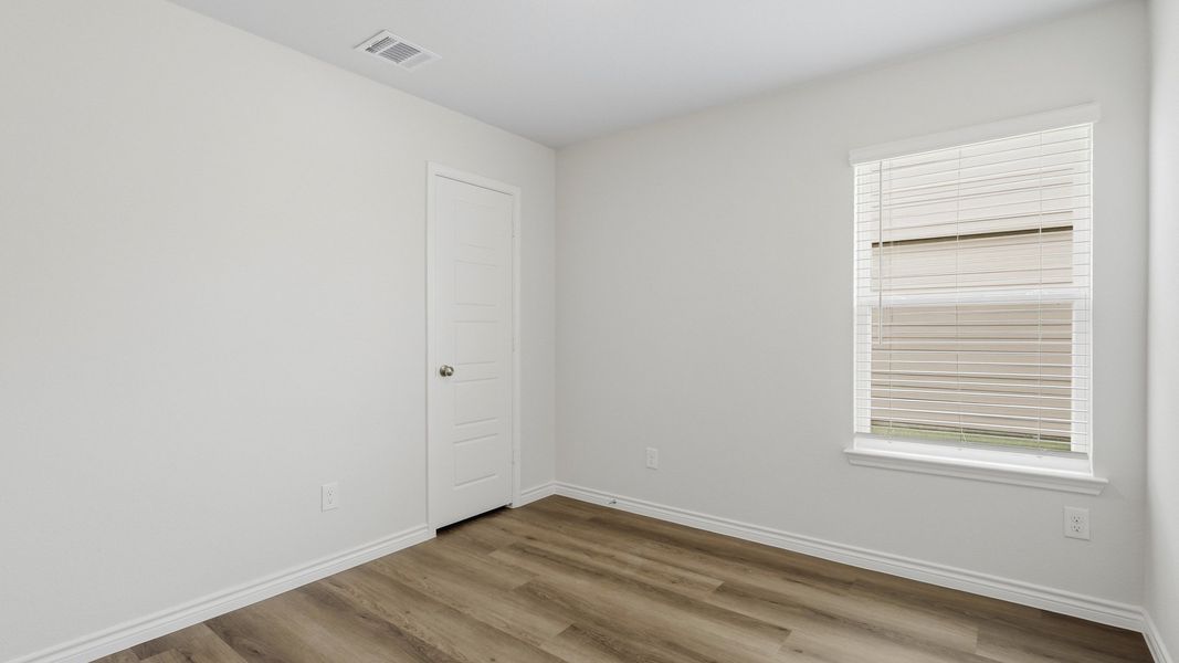 Secondary bedroom