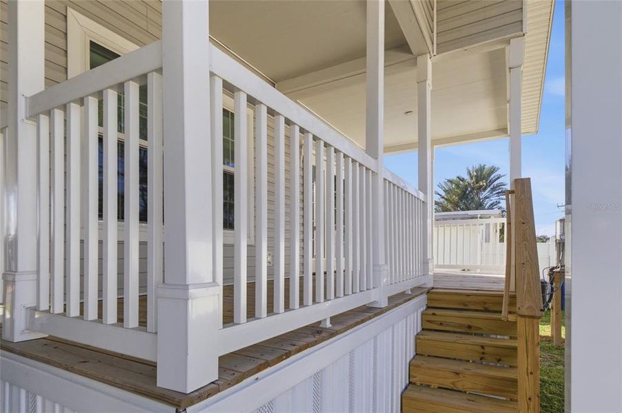 Exterior details and patio area of a home in , Venice (Image 14).