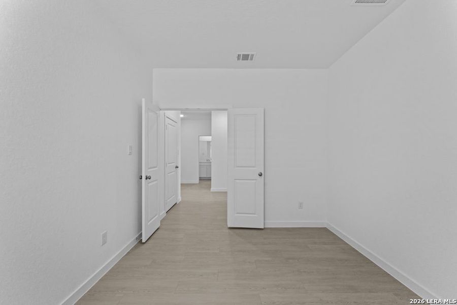 Spacious, unfurnished interior of a new home in Espada, San Antonio (Image 24).