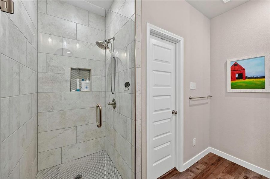 Furnished interior view inside a new home in , Cleburne (Image 19).