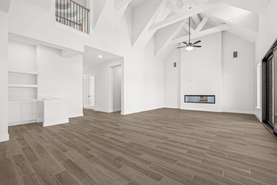 Spacious, unfurnished interior of a new home in Santa Rita Ranch, Liberty Hill (Image 29).