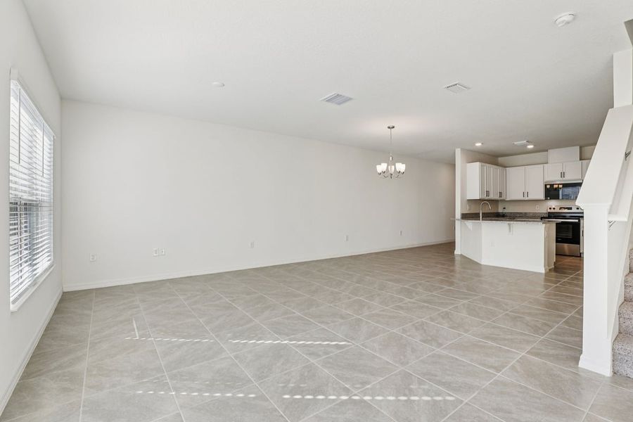 Spacious, unfurnished interior of a new home in Reserve at Forest Lake Townhomes, Lake Wales (Image 12).