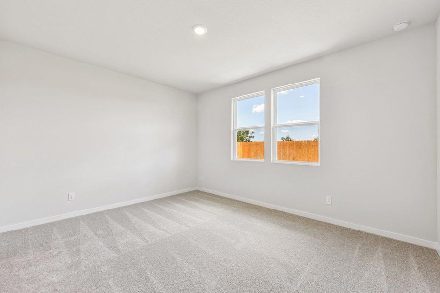 Spacious, unfurnished interior of a new home in Trinity Ranch, Elgin (Image 25).