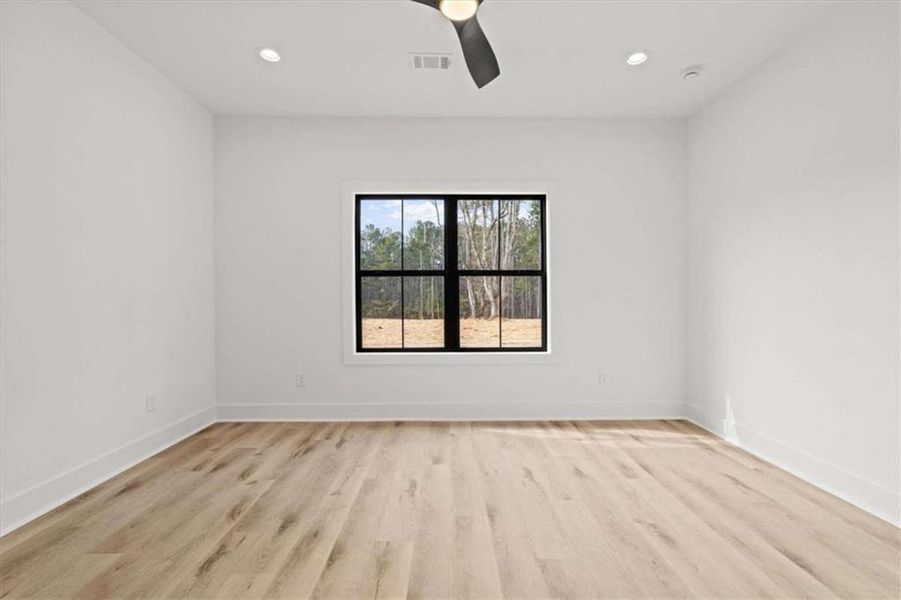 Spacious, unfurnished interior of a new home in , Waco (Image 19).