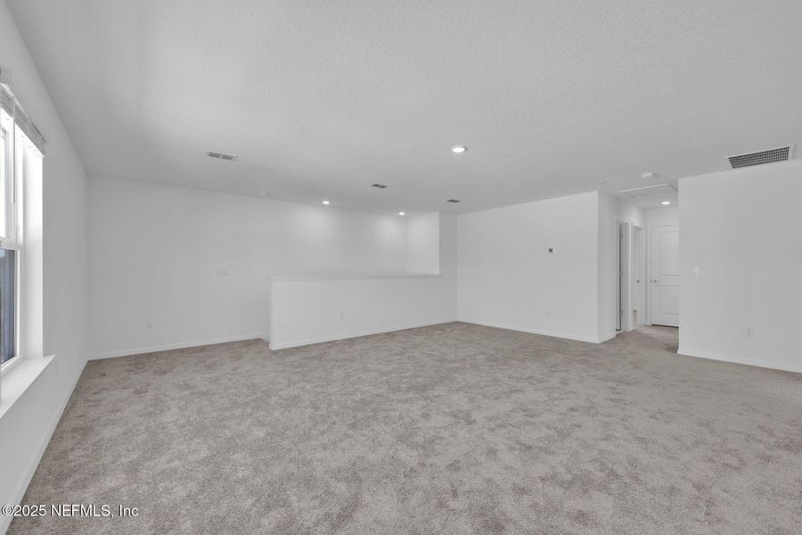 Spacious, unfurnished interior of a new home in Wells Landing, Jacksonville (Image 29).