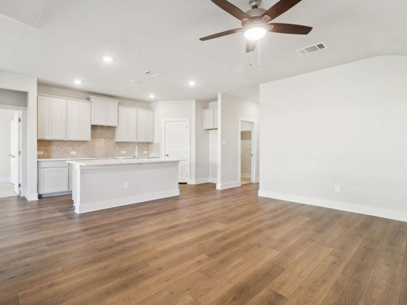 Photo is not of the actual home, but is an inspirational photo of builder’s model home and may depict options, furnishings, and/or decorator features that are not included Photo is not of the actual home, but is an inspirational photo of builder’s model home and may depict options, furnishings, and/or decorator features that are not included