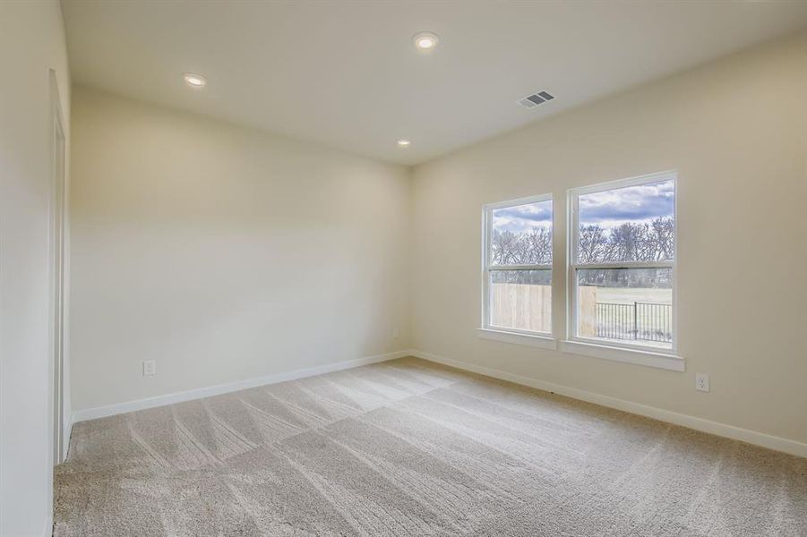 Spacious, unfurnished interior of a new home in Ambergrove, Royse City (Image 16).