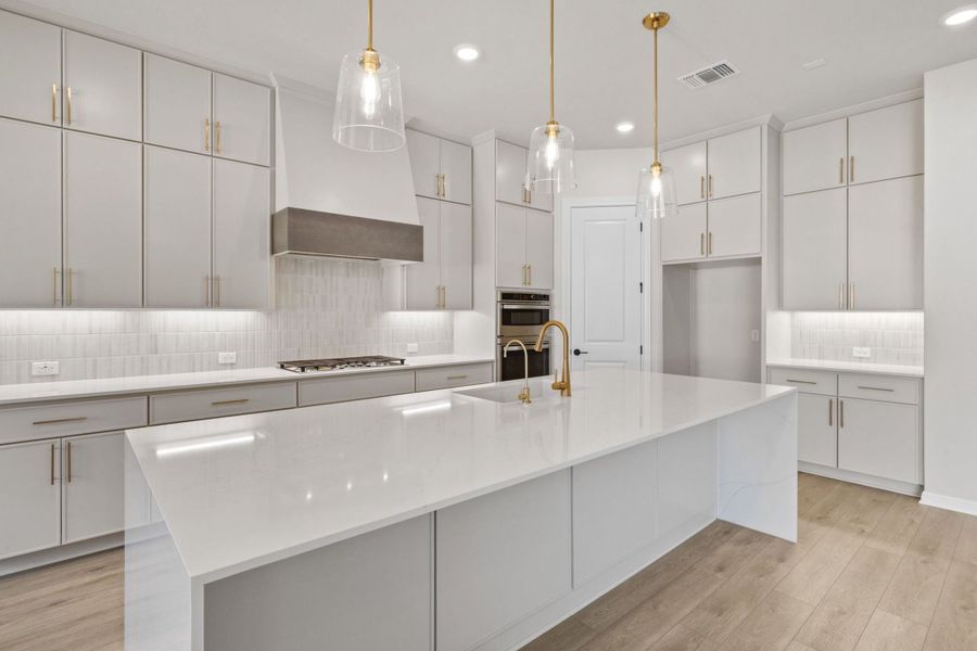 Representative furnished interior of a home built from the Ashlyn by Ashton Woods in Provence, Austin (Image 12).