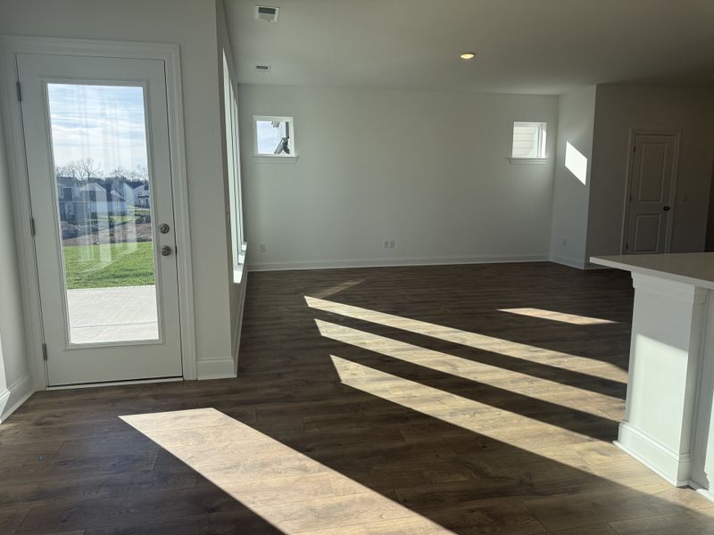 Spacious, unfurnished interior of a new home in Nexus – Park Collection, Gallatin (Image 11).