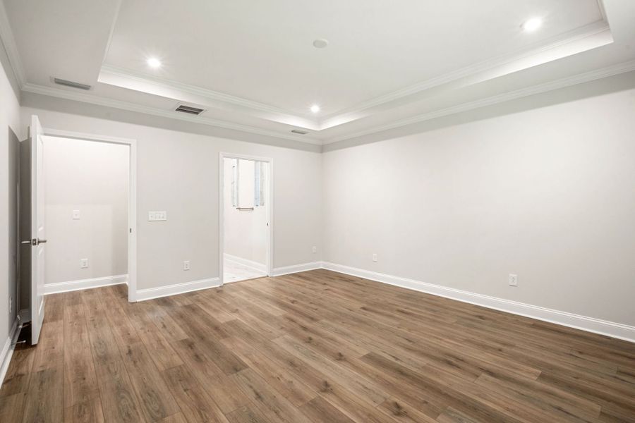 Spacious, unfurnished interior of a new home in Waterways, Richmond Hill (Image 62).