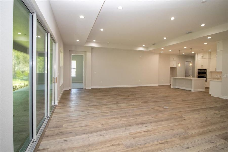 Spacious, unfurnished interior of a new home in Southern Hills Plantation, Brooksville (Image 44).