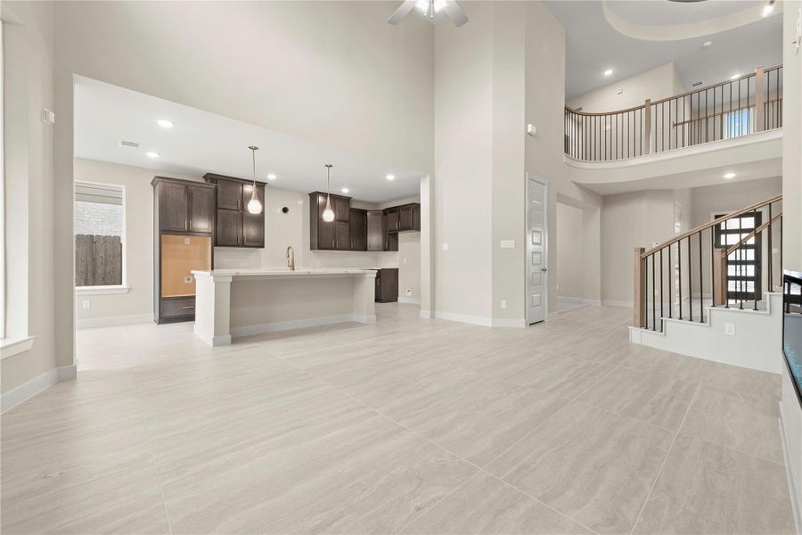 Representative image. Features, selections and colors may vary.