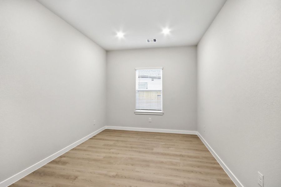 Spacious, unfurnished interior of a new home in Caney Mills, Conroe (Image 10). Spacious, unfurnished interior of a new home in Caney Mills, Conroe (Image 10).