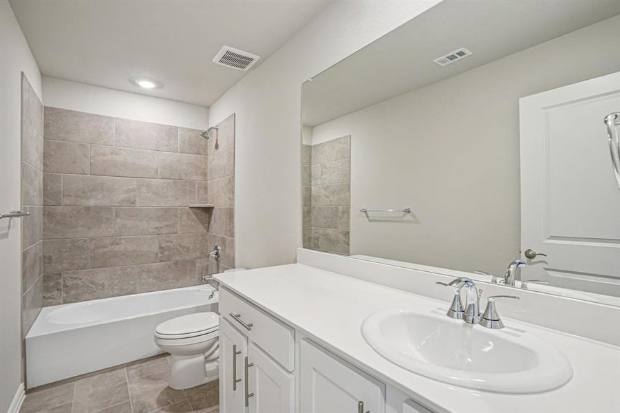 Photo is not of the actual home, but is an inspirational photo of builder’s model home and may depict options, furnishings, and/or decorator features that are not included. Photo is not of the actual home, but is an inspirational photo of builder’s model home and may depict options, furnishings, and/or decorator features that are not included.