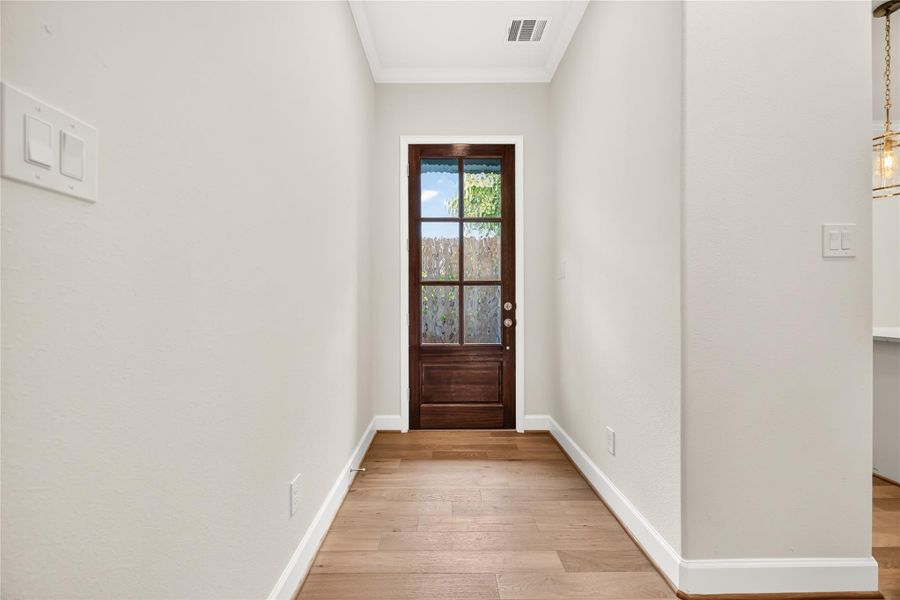 Spacious, unfurnished interior of a new home in , Houston (Image 24).