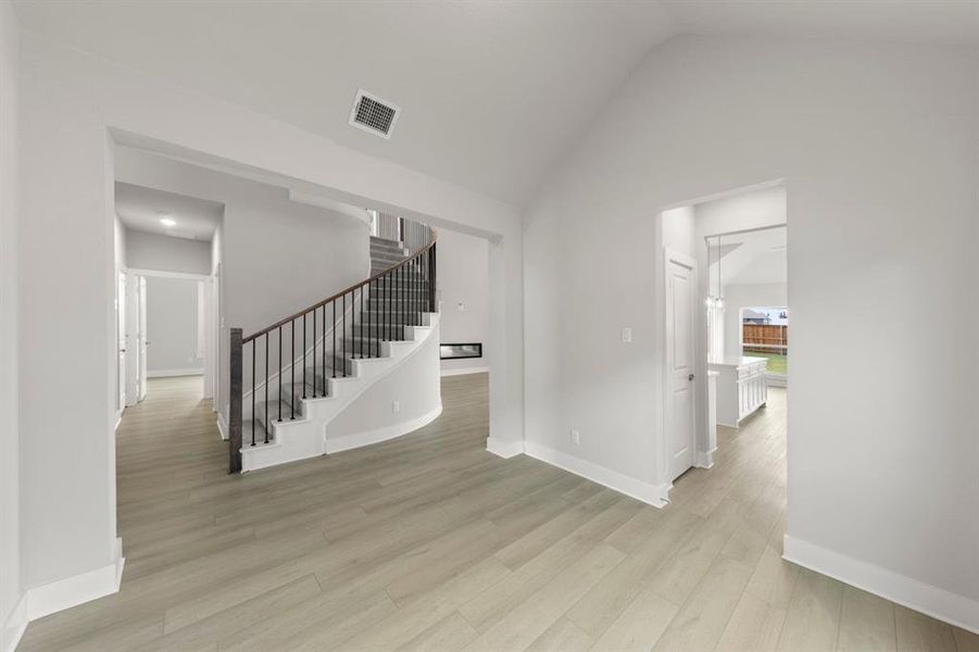 Image 34 of a home in Las Lomas. Image 34 of a home in Las Lomas.