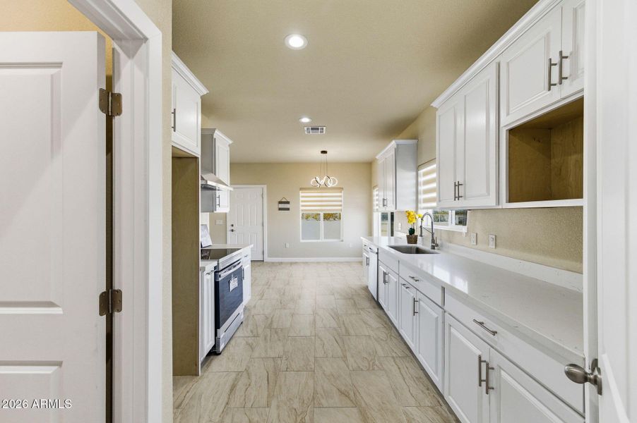 47-web-or-mls-158 N Pettoshas Dr-46