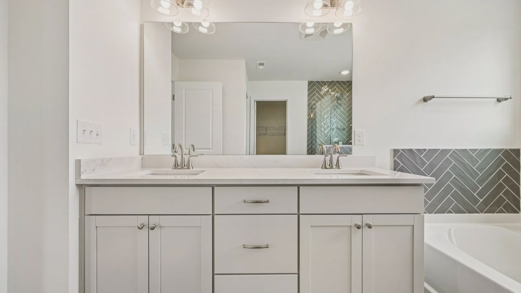 DRB Homes Juniper Primary Bath DRB Homes Juniper Primary Bath