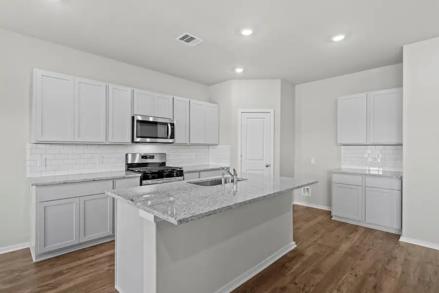 Furnished interior view inside a new home in Laurel Landing, Alvin (Image 9).