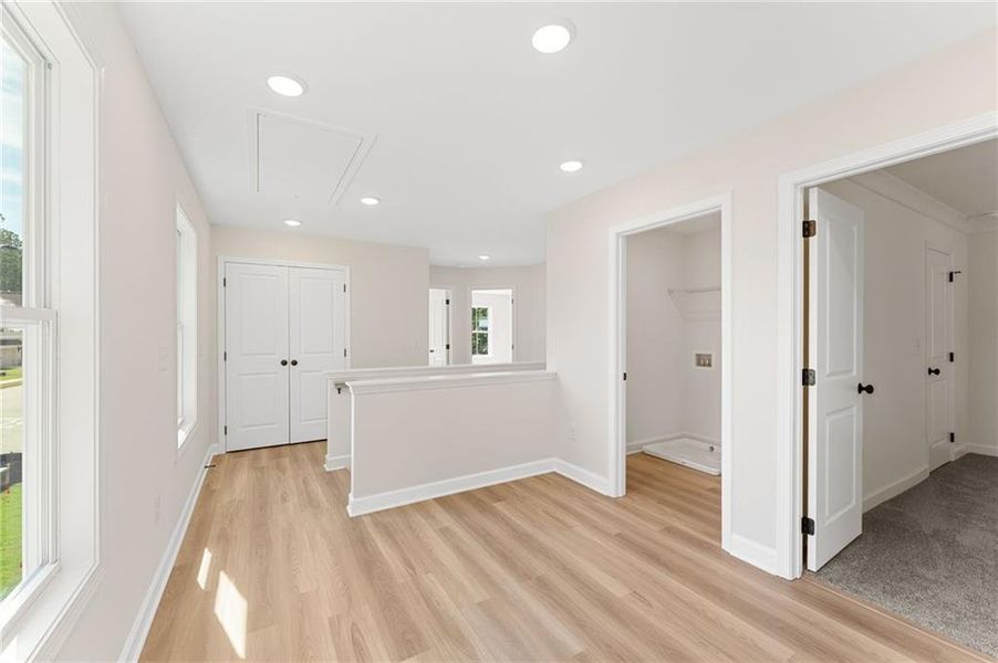 Spacious, unfurnished interior of a new home in Cherokee Township, Acworth (Image 12).