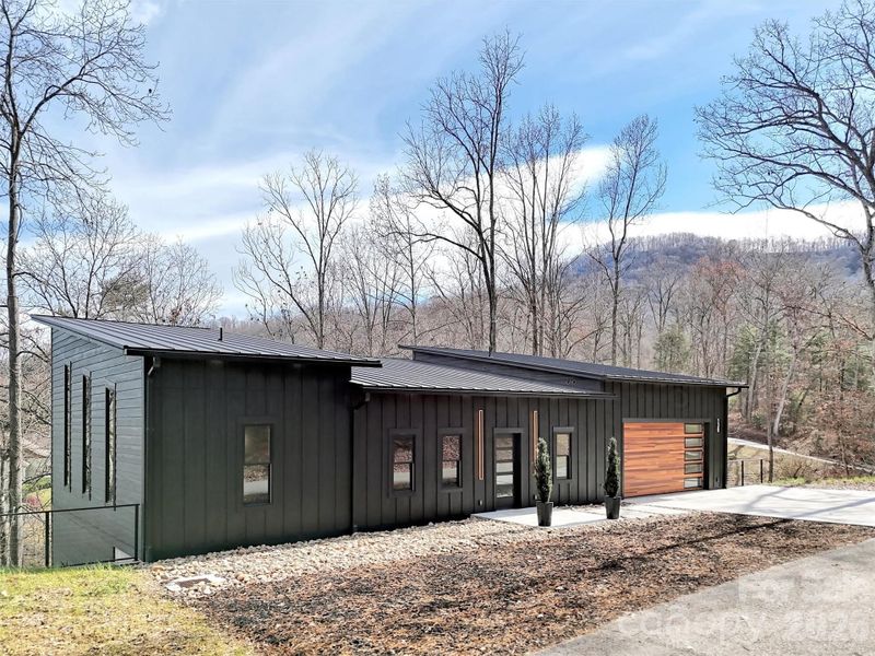 Image 38 of a home in .