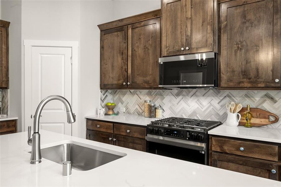 2621 St Helena- Kitchen-4 2621 St Helena- Kitchen-4