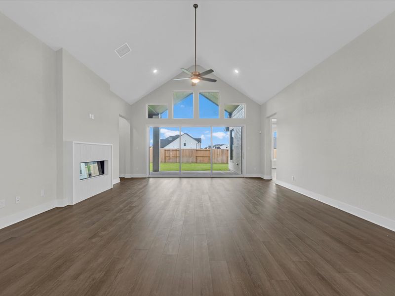 Spacious, unfurnished interior of a new home in Sienna 80′, Missouri City (Image 12).
