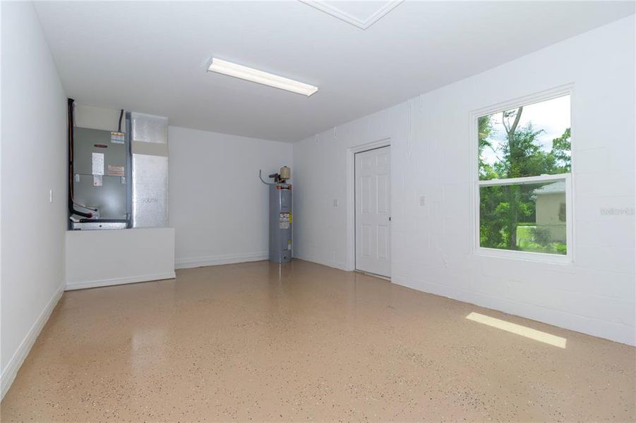 Spacious, unfurnished interior of a new home in , Spring Hill (Image 24).
