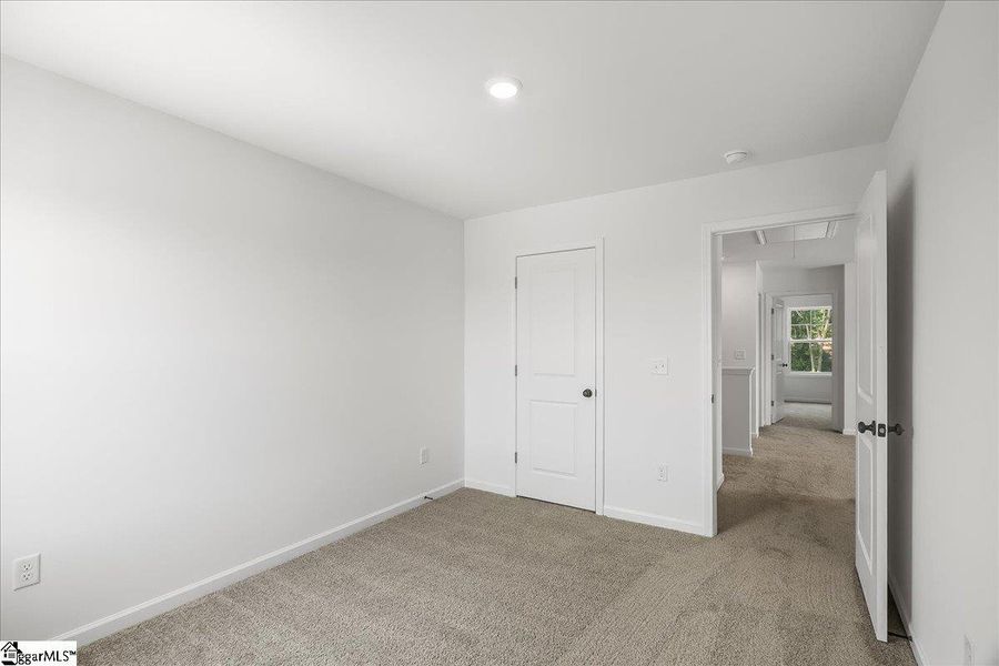 Spacious, unfurnished interior of a new home in Lynbrook, Boiling Springs (Image 36). Spacious, unfurnished interior of a new home in Lynbrook, Boiling Springs (Image 36).