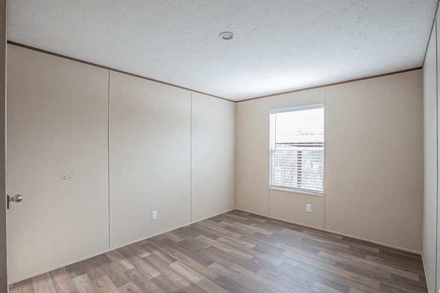 Spacious, unfurnished interior of a new home in , Azle (Image 9).