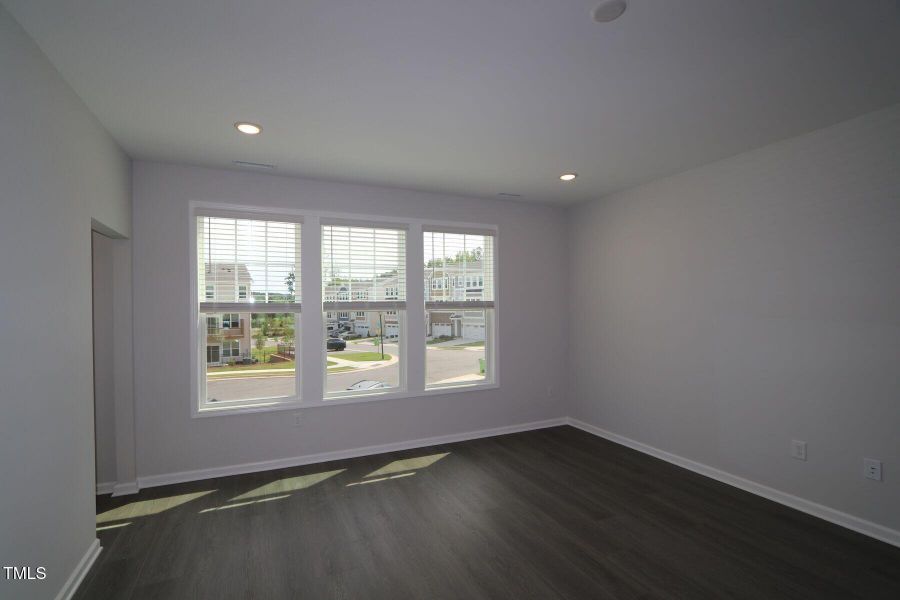 3477705_50060 3477705_50060