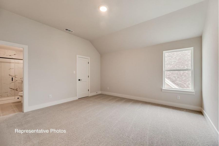 Representative unfurnished interior of a home built from the Grandview by Grand Homes in Grand Estates of Anna, Anna (Image 23).