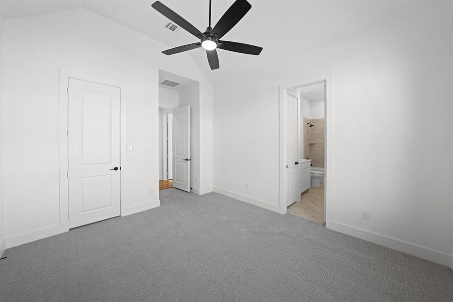 Spacious, unfurnished interior of a new home in King's Crossing - Phase 3, Parker (Image 25).