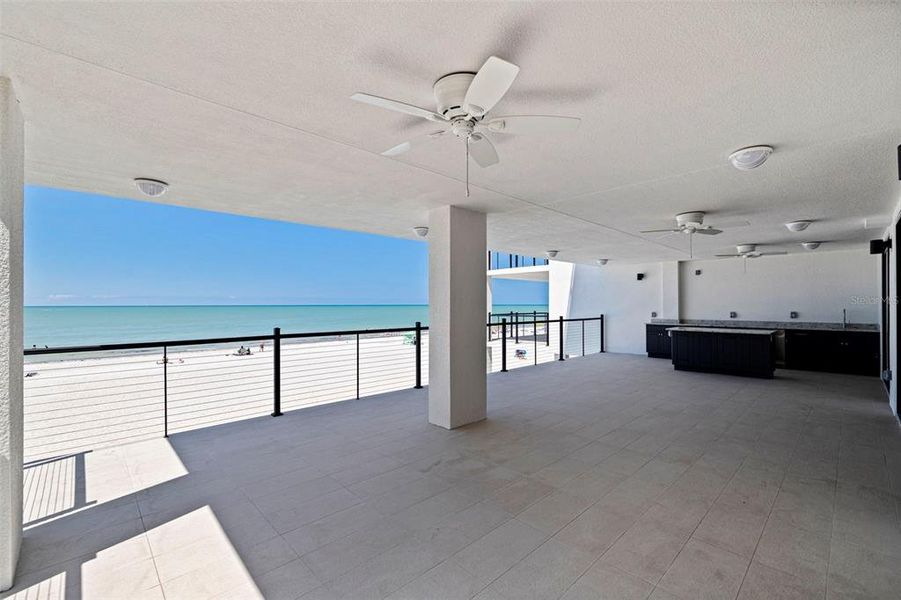 Spacious, unfurnished interior of a new home in , Madeira Beach (Image 43).