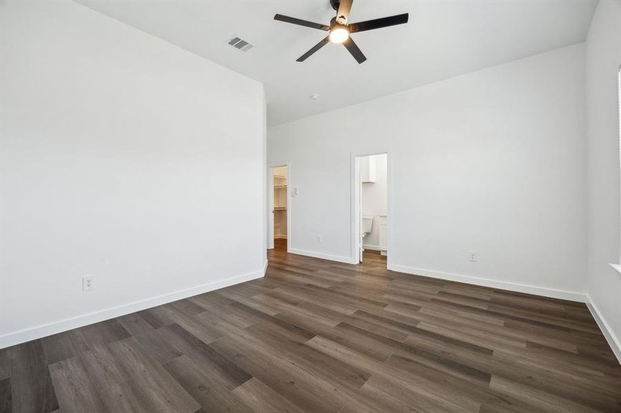 Spacious, unfurnished interior of a new home in , Dallas (Image 20).