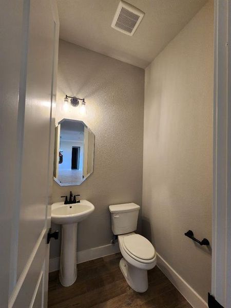 Furnished interior view inside a new home in Rocky Top, Krum (Image 7).