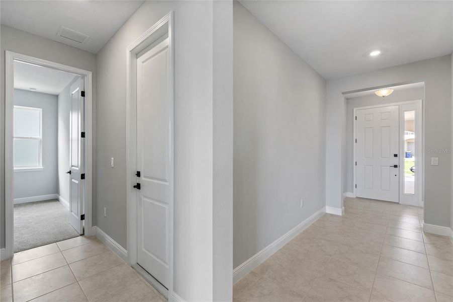 Spacious, unfurnished interior of a new home in Hills of Minneola, Minneola (Image 26).