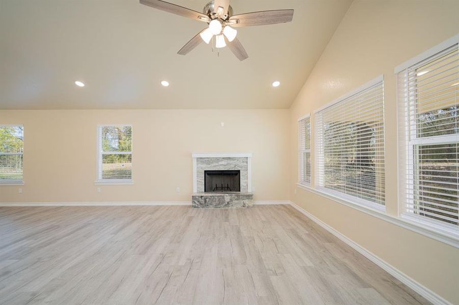 Spacious, unfurnished interior of a new home in , Mount Vernon (Image 13).