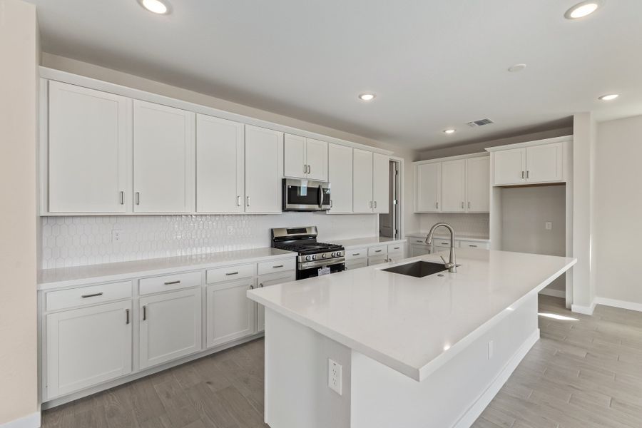 Furnished interior view inside a new home in Rialta, Mesa (Image 4).