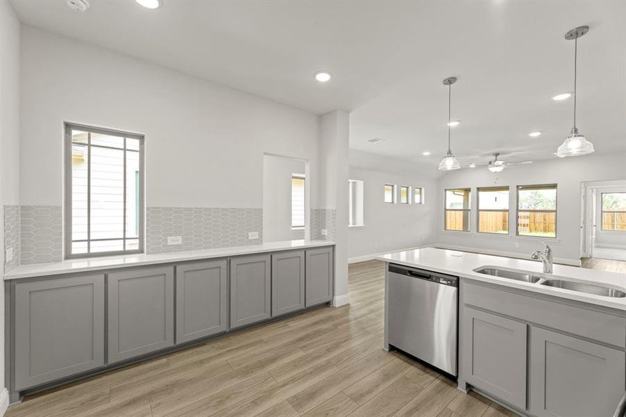 06_1621 Meadow Crest