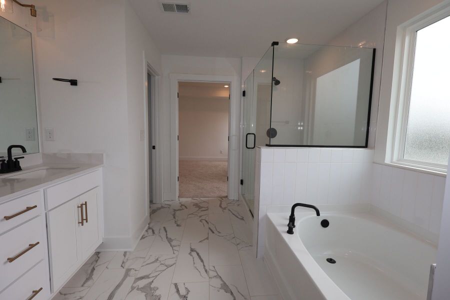 Owner's Bathroom Owner's Bathroom