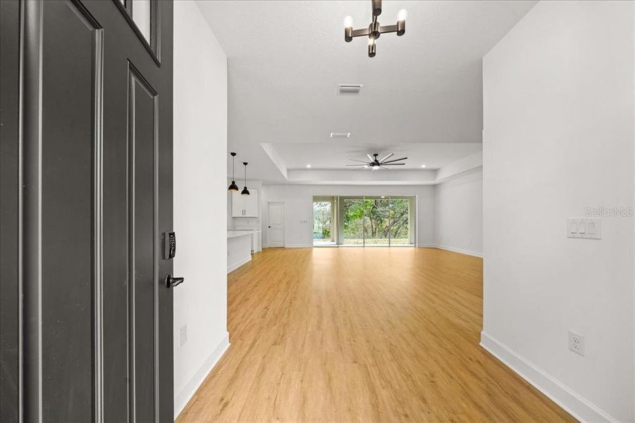 Spacious, unfurnished interior of a new home in , Weeki Wachee (Image 23).