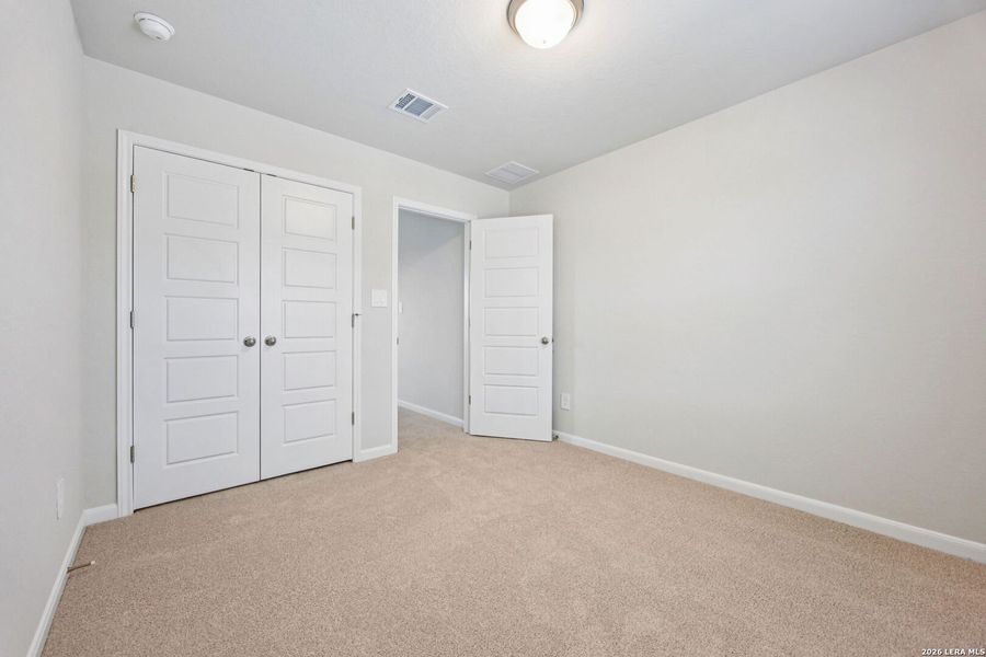 Spacious, unfurnished interior of a new home in Arcadia Ridge - Premier Series, San Antonio (Image 35).