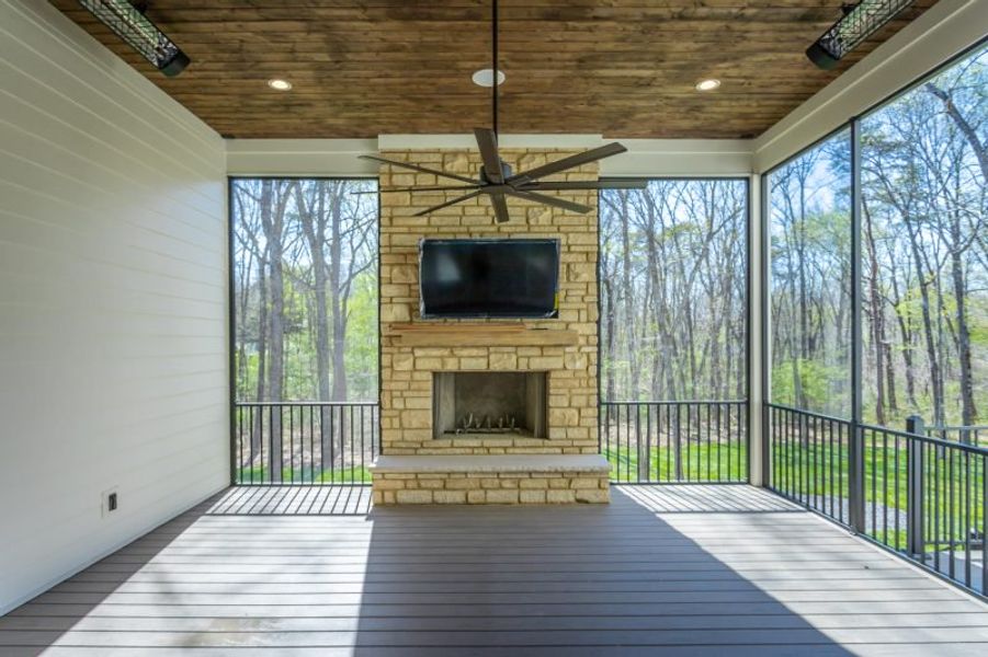 Representative exterior details of a home built from the Farmington by Riverstone Construction, LLC in Jasper Highlands, Guild (Image 4). Representative exterior details of a home built from the Farmington by Riverstone Construction, LLC in Jasper Highlands, Guild (Image 4).