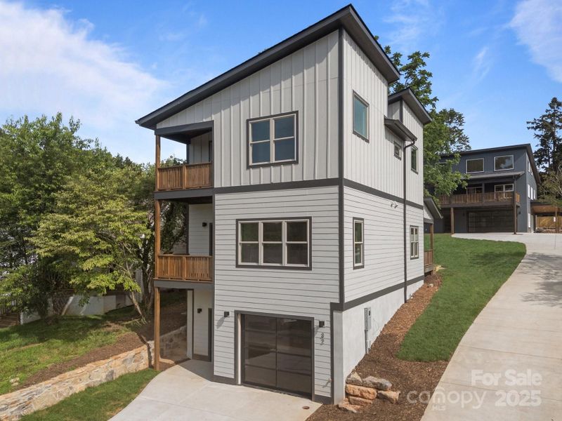 Welcome to 32 Woodrow Ave. Welcome to 32 Woodrow Ave.